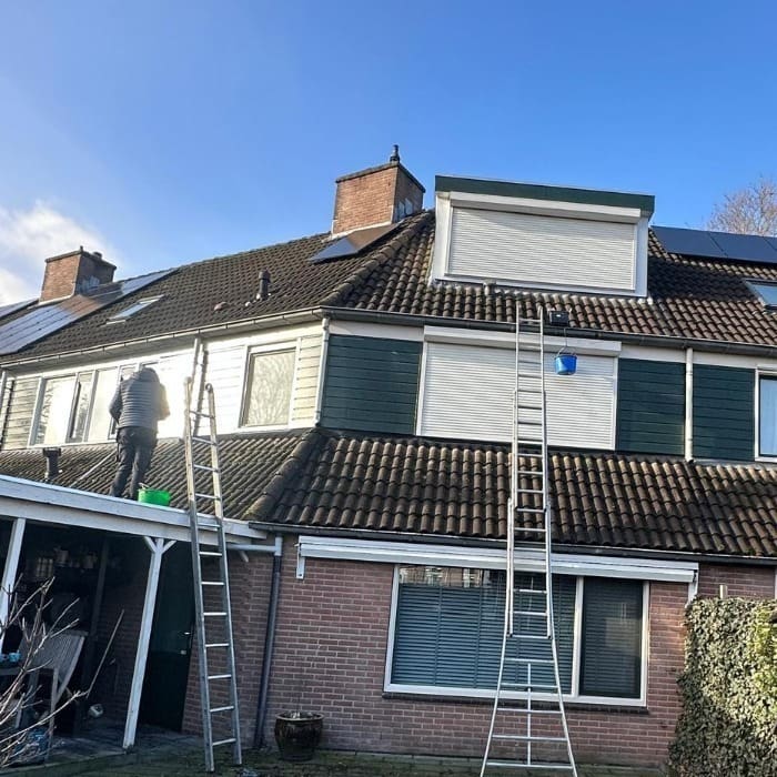 Dakgoot schoonmaken en dakgoot reparatie in Naaldwijk - Zuid Holland